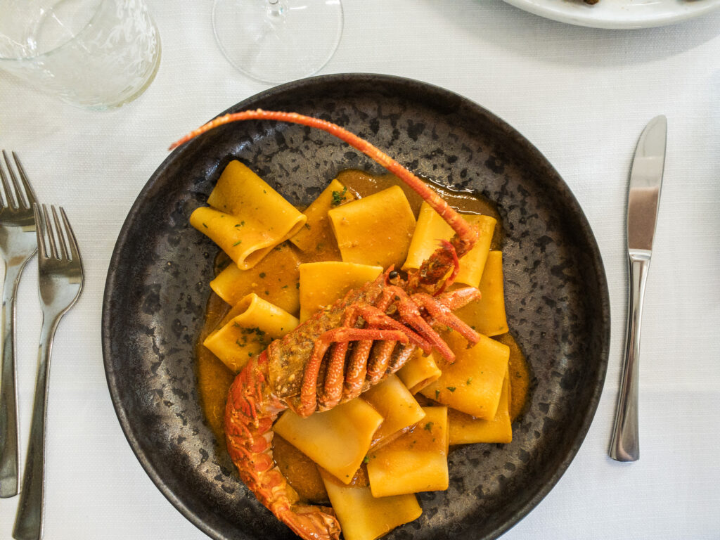 Pacchero con aragostina locale e la sua salsa